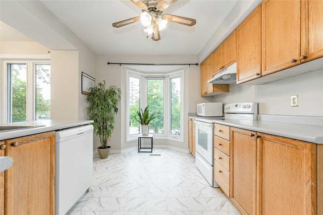 1 - 302 College Ave, Townhouse with 3 bedrooms, 2 bathrooms and 2 parking in Guelph ON | Image 5