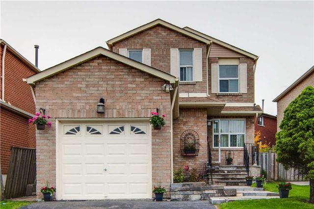 66 Comrie Terr, House detached with 3 bedrooms, 3 bathrooms and 2 parking in Toronto ON | Image 1