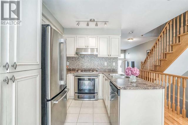 957 The Queensway Way, House attached with 4 bedrooms, 3 bathrooms and 2 parking in Toronto ON | Image 11