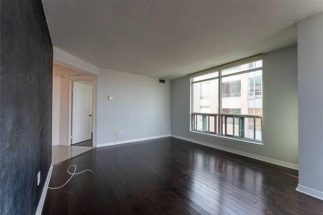 1002 - 942 Yonge St, Condo with 2 bedrooms, 2 bathrooms and 2 parking in Toronto ON | Image 5