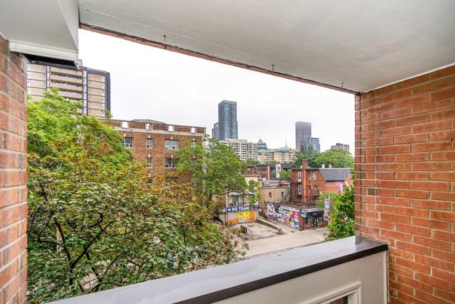404 - 55 Wellesley St E, Condo with 2 bedrooms, 2 bathrooms and 2 parking in Toronto ON | Image 7