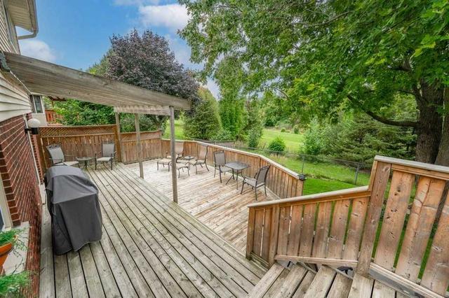 10 Kipling Ave, House detached with 4 bedrooms, 3 bathrooms and 4 parking in Guelph ON | Image 17