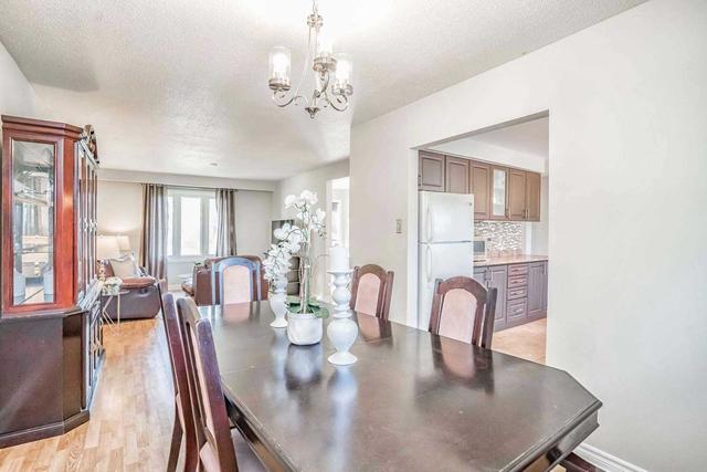 37 Linkdale Rd S, House detached with 3 bedrooms, 3 bathrooms and 6 parking in Brampton ON | Image 3