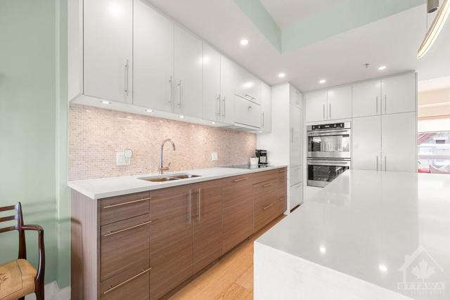 420 Sparks Street, Townhouse with 2 bedrooms, 4 bathrooms and 2 parking in Ottawa ON | Image 11