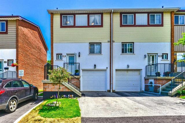 71 Moregate Cres, Townhouse with 3 bedrooms, 3 bathrooms and 1 parking in Brampton ON | Image 1