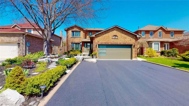 97 Waldie Rd, House detached with 3 bedrooms, 4 bathrooms and 2 parking in Oakville ON | Card Image