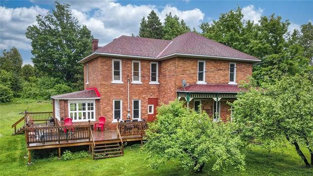 864 Church Street, House detached with 3 bedrooms, 2 bathrooms and 6 parking in Killaloe, Hagarty and Richards ON | Image 2