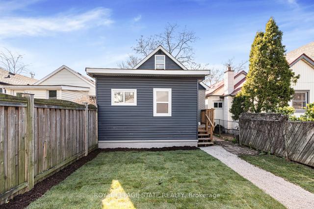 371 Upper Wentworth St, House detached with 3 bedrooms, 2 bathrooms and 2 parking in Hamilton ON | Image 32