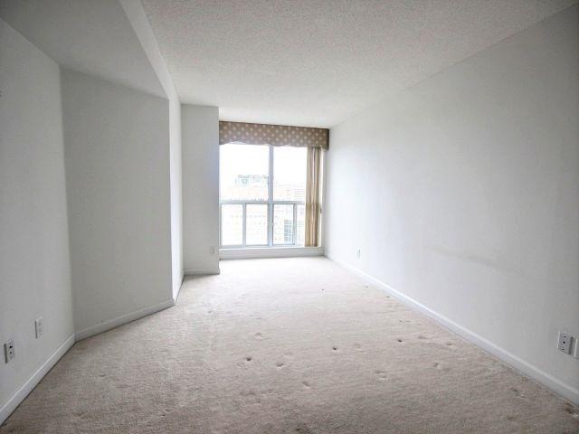 2805 - 8 Park Rd, Condo with 2 bedrooms, 2 bathrooms and 1 parking in Toronto ON | Image 8