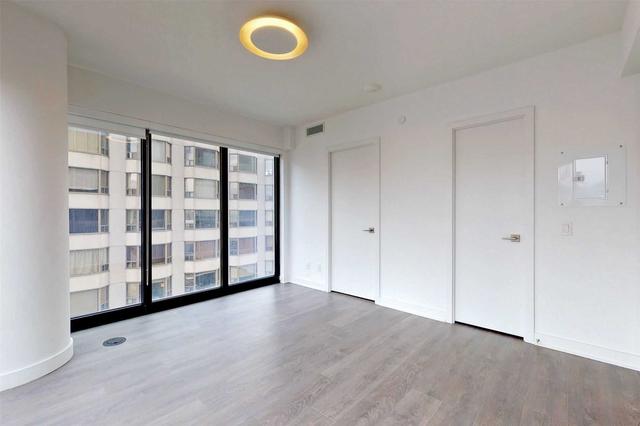 2404 - 188 Cumberland St, Condo with 2 bedrooms, 2 bathrooms and 1 parking in Toronto ON | Image 7