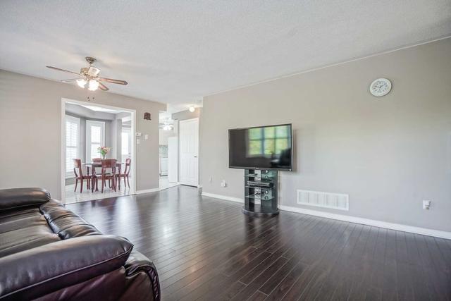 30 Provincial Pl, House attached with 3 bedrooms, 3 bathrooms and 5 parking in Brampton ON | Image 31