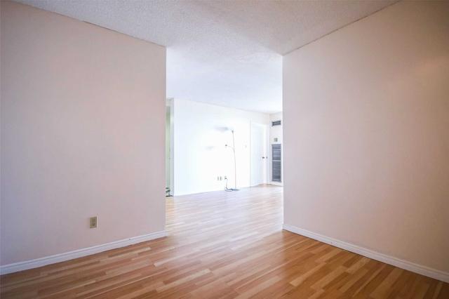 1610 - 7 Bishop Ave, Condo with 2 bedrooms, 2 bathrooms and 1 parking in Toronto ON | Image 2