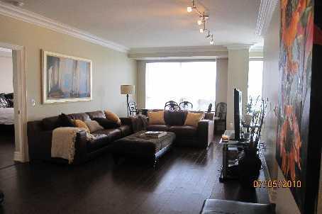 lph 208 - 15 North Park Rd, Condo with 3 bedrooms, 2 bathrooms and 1 parking in Vaughan ON | Image 2