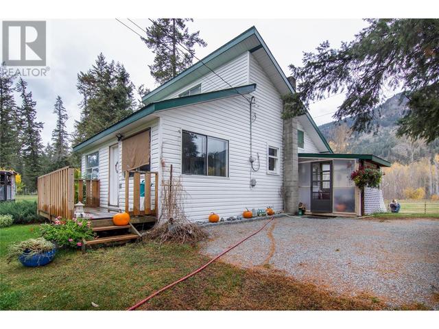 1385 6 Highway, House detached with 2 bedrooms, 1 bathrooms and null parking in North Okanagan E BC | Image 18