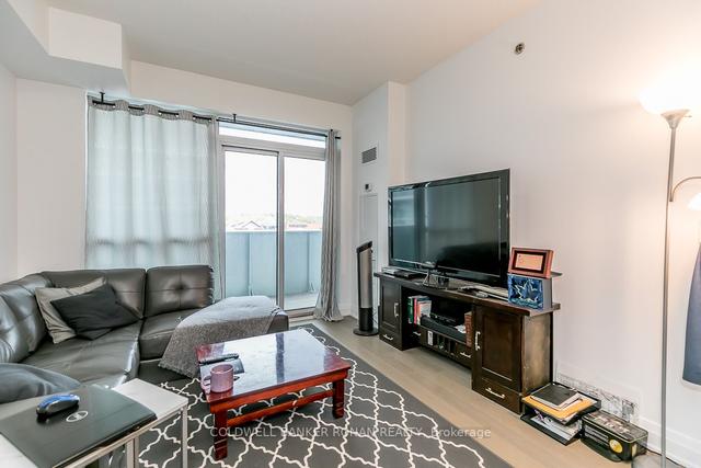 202 - 55 Speers Rd, Condo with 1 bedrooms, 1 bathrooms and 1 parking in Oakville ON | Image 3