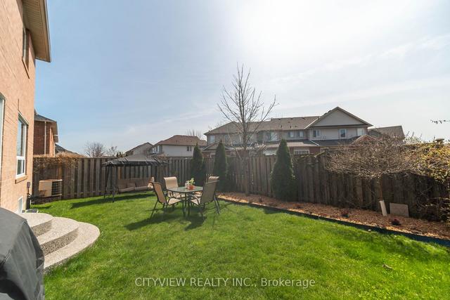 2330 Grand Oak Tr, House detached with 4 bedrooms, 4 bathrooms and 3 parking in Oakville ON | Image 32