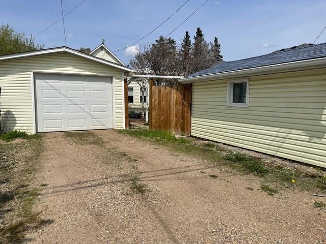 4809 53 Avenue, House detached with 2 bedrooms, 1 bathrooms and 2 parking in Vermilion AB | Image 21