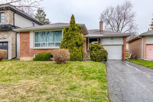 20 Lesmar Dr, House detached with 3 bedrooms, 2 bathrooms and 3 parking in Toronto ON | Image 12