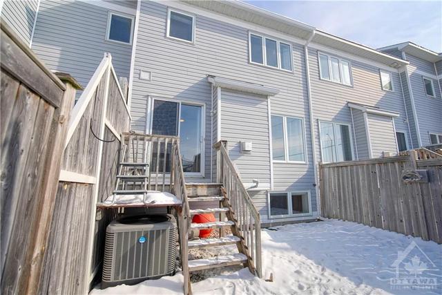 136 Freeport Avenue, Townhouse with 3 bedrooms, 3 bathrooms and 2 parking in Ottawa ON | Image 21