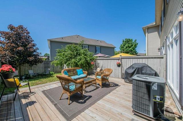 672 Kilbirnie Drive, Townhouse with 3 bedrooms, 3 bathrooms and 3 parking in Ottawa ON | Image 28