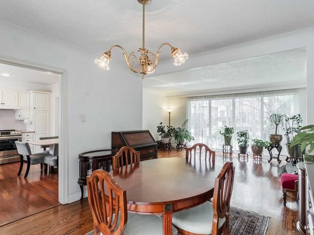 12 Flaremore Cres, House detached with 4 bedrooms, 3 bathrooms and 6 parking in Toronto ON | Image 25