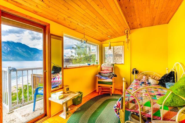12337 Highway 3a, House detached with 4 bedrooms, 3 bathrooms and null parking in Central Kootenay A BC | Image 10
