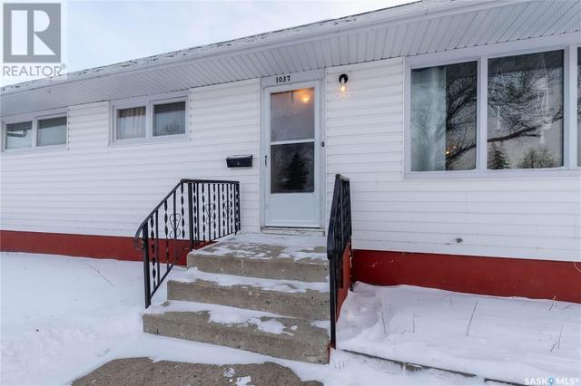 1037 Simcoe Street, House detached with 5 bedrooms, 2 bathrooms and null parking in Moose Jaw SK | Image 36