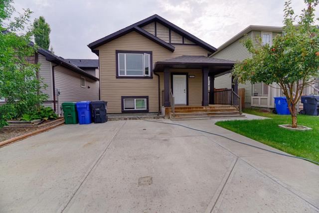 505 Mary Cameron Crescent N, House detached with 3 bedrooms, 2 bathrooms and 4 parking in Lethbridge AB | Image 2