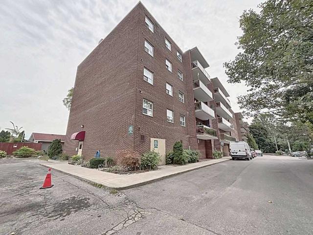 211 - 793 Colborne St, Condo with 2 bedrooms, 1 bathrooms and 1 parking in Brantford ON | Image 1