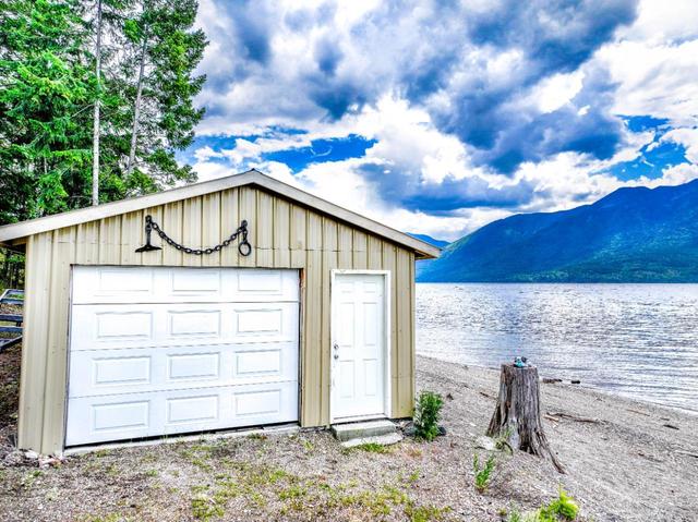 12337 Highway 3a, House detached with 4 bedrooms, 3 bathrooms and null parking in Central Kootenay A BC | Image 36