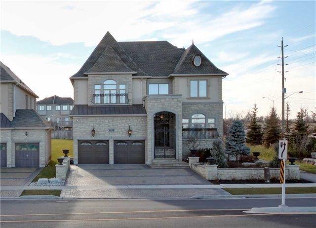 2494 Meadowridge Dr, House detached with 5 bedrooms, 6 bathrooms and 5 parking in Oakville ON | Image 1