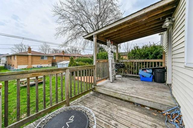 15 Parkdale Ave S, House other with 3 bedrooms, 3 bathrooms and 2 parking in Hamilton ON | Image 27