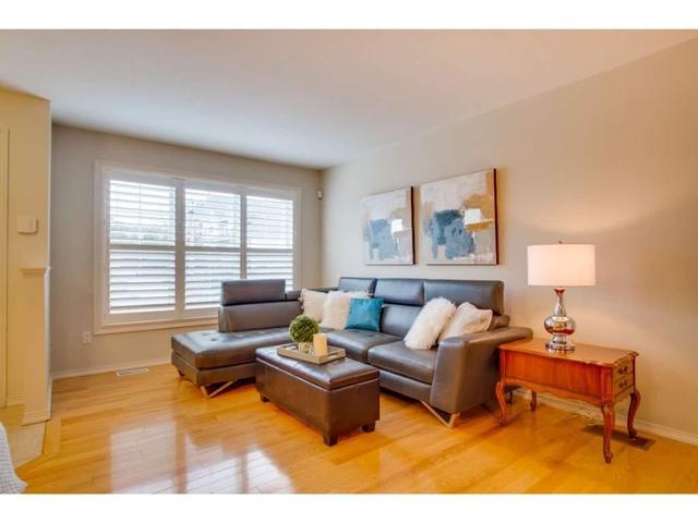 11 - 1085 Harrogate Dr, Townhouse with 2 bedrooms, 2 bathrooms and 1 parking in Hamilton ON | Image 5