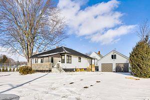 487 St Clair St E, House detached with 3 bedrooms, 2 bathrooms and 8 parking in Chatham Kent ON | Image 1