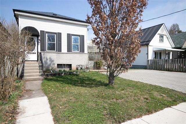 1040 King Street, House detached with 3 bedrooms, 2 bathrooms and 4 parking in London ON | Image 1