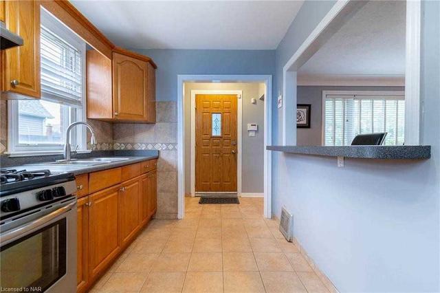 4 Flanders Ave, House detached with 3 bedrooms, 1 bathrooms and 4 parking in St. Catharines ON | Image 40