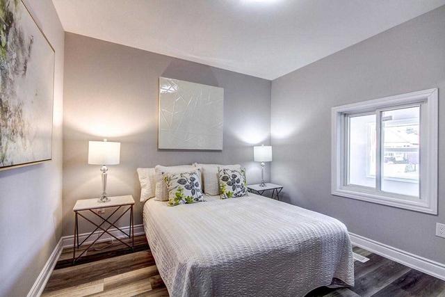 304 Westlake Ave, House detached with 2 bedrooms, 1 bathrooms and 2 parking in Toronto ON | Image 4