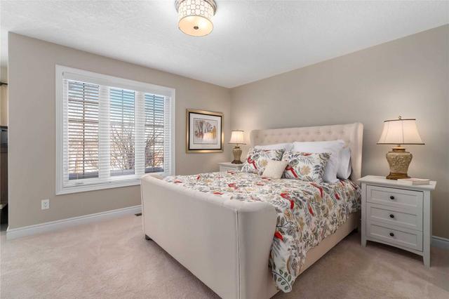 17 White Oaks Rd, Townhouse with 2 bedrooms, 3 bathrooms and 2 parking in Barrie ON | Image 10