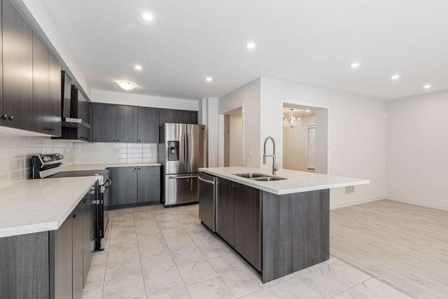 2593 Stallion Dr, House detached with 4 bedrooms, 4 bathrooms and 2 parking in Oshawa ON | Image 3