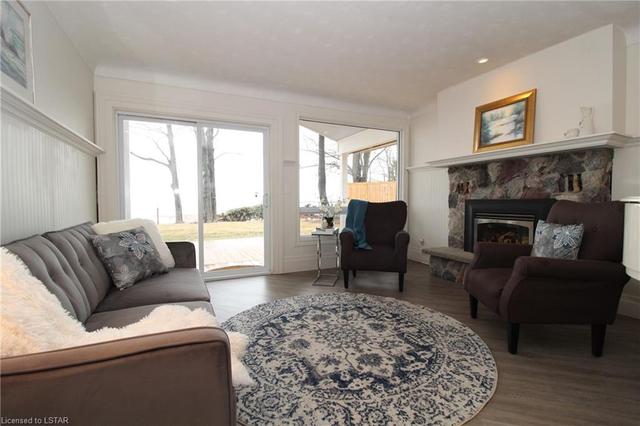 5486 Beach Street, House detached with 2 bedrooms, 2 bathrooms and 8 parking in Lambton Shores ON | Image 13