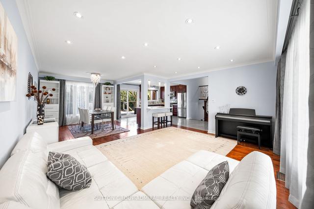 83 Cocksfield Ave, House detached with 3 bedrooms, 3 bathrooms and 6 parking in Toronto ON | Image 9