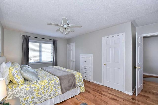 235 Sprucewood Cres, House detached with 3 bedrooms, 4 bathrooms and 2 parking in Clarington ON | Image 12