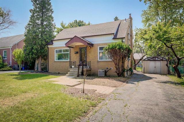 27 Yvonne Ave, House detached with 3 bedrooms, 2 bathrooms and 4 parking in Toronto ON | Image 1