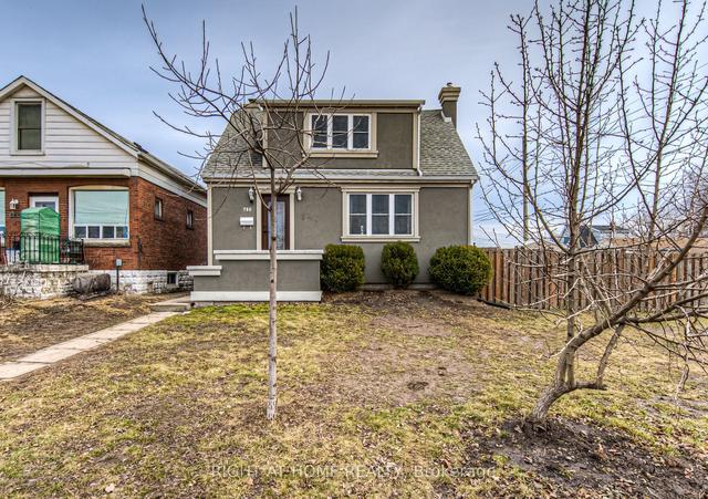 750 Burgess Ave, House detached with 3 bedrooms, 1 bathrooms and 3 parking in Hamilton ON | Image 1