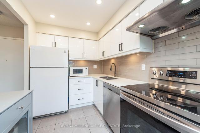 264 - 165 Cherokee Blvd, Townhouse with 4 bedrooms, 2 bathrooms and 1 parking in Toronto ON | Image 5