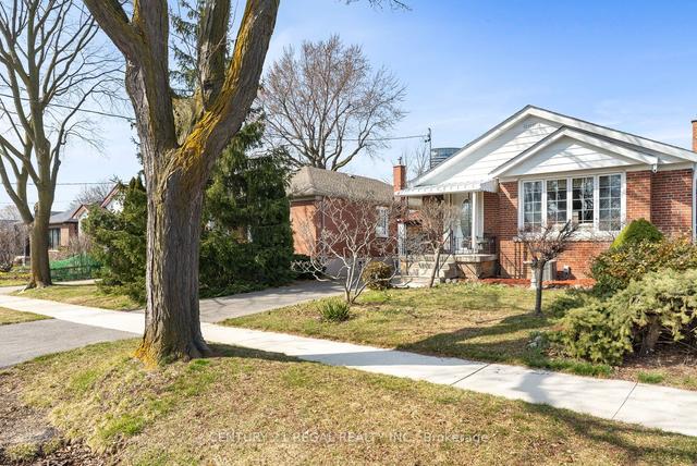 36 Redcar Ave, House detached with 3 bedrooms, 2 bathrooms and 4 parking in Toronto ON | Image 33