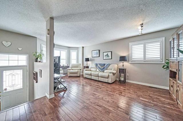 32 Goodwin Ave, House detached with 3 bedrooms, 3 bathrooms and 4 parking in Clarington ON | Image 3