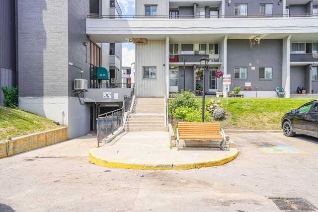 101 - 35 Sunny Glanway Ave, Townhouse with 5 bedrooms, 2 bathrooms and 1 parking in Toronto ON | Card Image