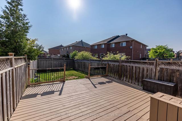 2087 Redstone Cres, House attached with 3 bedrooms, 3 bathrooms and 4 parking in Oakville ON | Image 21