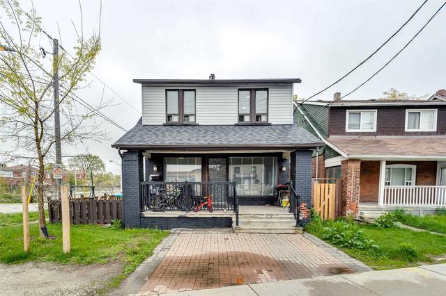 1631 Weston Rd, House detached with 3 bedrooms, 2 bathrooms and 7 parking in Toronto ON | Image 1